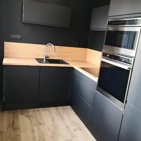 Apartment Moderne, Place Parking Prive, Emplacement Ideal A 100 M Du Lac. Annecy