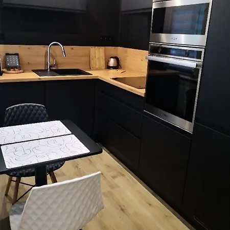 Apartment Moderne, Place Parking Prive, Emplacement Ideal A 100 M Du Lac.